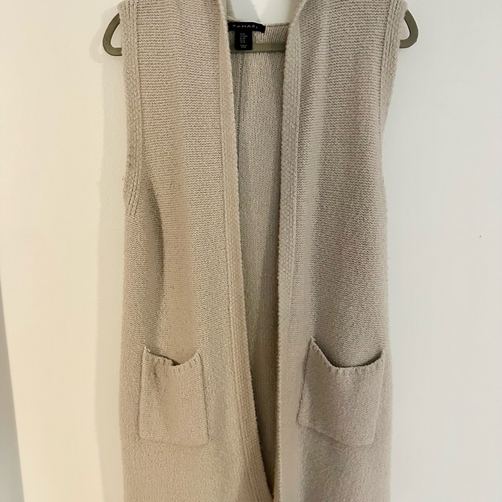 Tahari Beige Knit Sweater